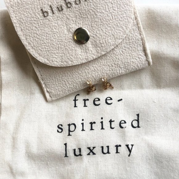 Diamond Chain Stud Earrings _ Bluboho - Picture 7 of 8